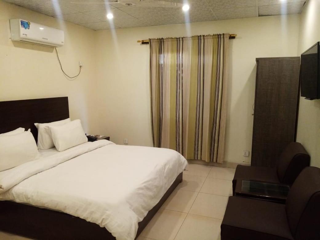 Elet Business Hotel Карачи Экстерьер фото